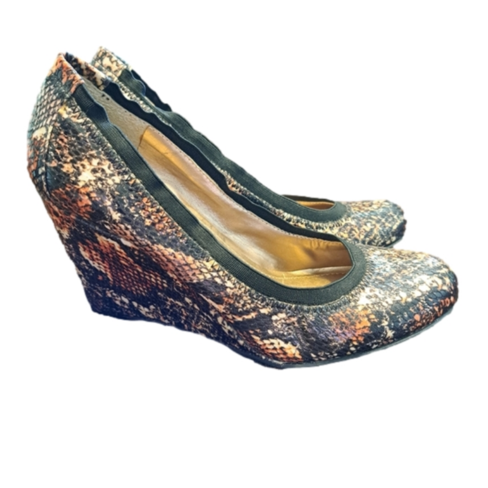 BCBGeneration • Like New • Snake Print • Sexy Wedges • 3-1/2 Heels • Size 8 •
